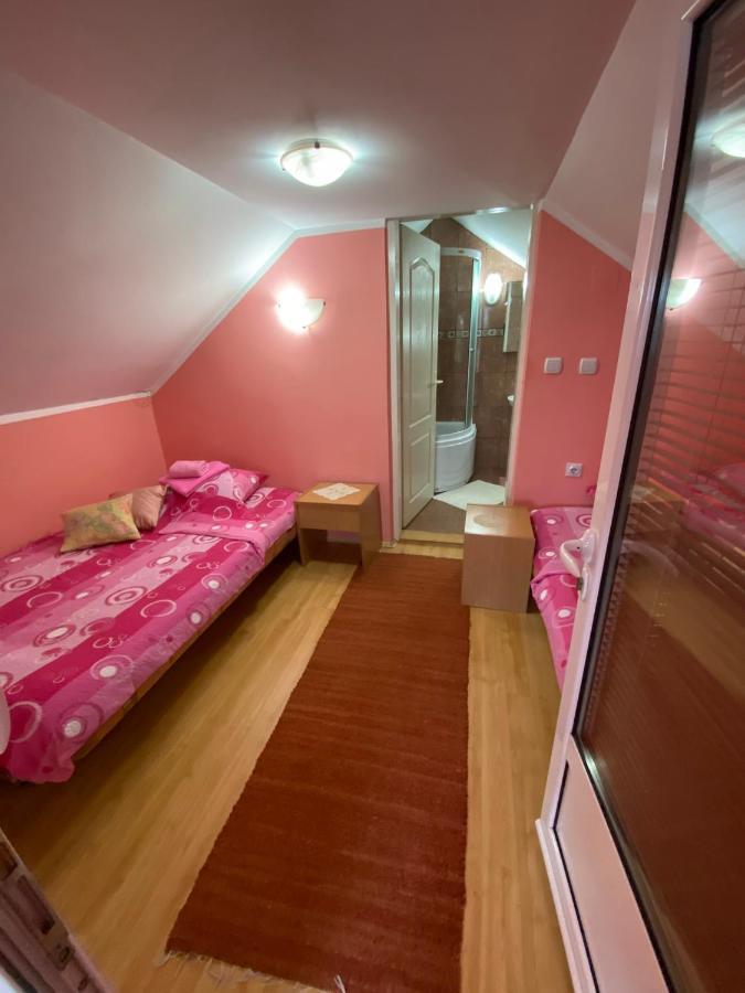 SkorenovacSud ,,Antal I Olga,,住宿加早餐旅馆 外观 照片